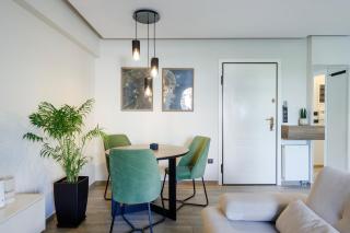 Althea's Stylish Apartment near Acropolis - Atene - 6