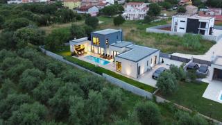 Modern villa with private pool near the sea - Ližnjan - 6