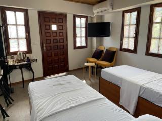 Sweetdreams Guest House - Gjirokastër - 5