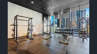 Luxury & Cosy Apartment in CBD with WI-FI & Parking - 9