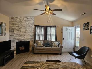 Convenient Modern Villa, 3 Beds, Near Everything - Charleston - 9