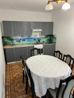 Dom niedaleko lasu z grzybami - - 8