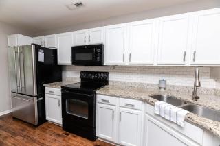 Pool Table, Spacious 3 Story, 4 Bedroom Dwelling - Goose Creek - 5