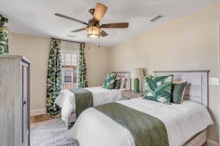 Lilly Pad At Park Circle - Charleston - 1