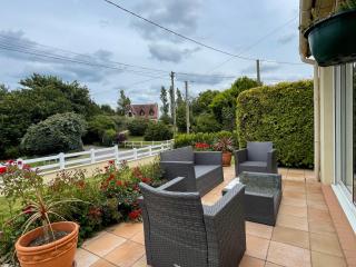 Saint Ho Mer Maison lumineuse vue mer 8 pers 4 chambres 2 sdb 2 WC étage rénové en 2025 belle terrasse grand jardin clos parking 8 mn à pied petite plage grand jardin près de Port en Bessin, Bayeux et plage Omaha beach - Sainte-Honorine-des-Pertes - 7