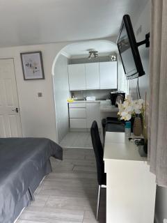 Outhouse fully equipped studio - 5