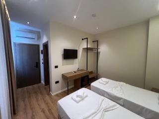 Andi Downtown Deluxe Rooms - Vlorë - 1