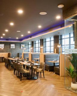 Holiday Inn Hotel & Suites St.Catharines-Niagara by IHG - 8