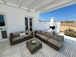 Villa Meltemi on the Outskirts of Naousa, Paros - Kampos Paros - 1