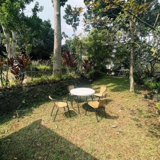 Wira garden vila city view & big garden for bbq and relax in Bandung strategic area - Bandung - 4
