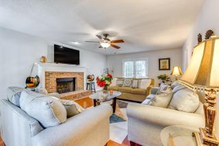 Powder Springs Home with Grill 11 Mi to Six Flags! - Powder Springs - 0