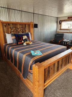 Cowboy Country Inn - 8