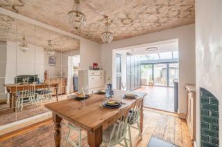 Cosy 2-Bed Cottage, close to Windsor and Legoland - 2