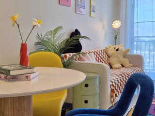 Funky Pop Art Paradise - 3 Pax 2 BR close to JB Town - 6