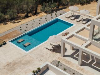 Euphoria Hill Villa, By TK Property Management - Argassi - 1