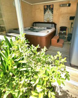 Nid douillet pour amoureux avec jacuzzi privatif - 5