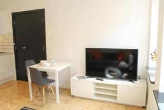 Central 1Bed loft style apartment Leeds City Centre - 6