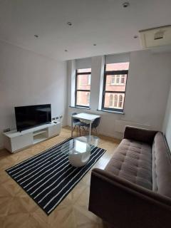 Central 1Bed loft style apartment Leeds City Centre - 2
