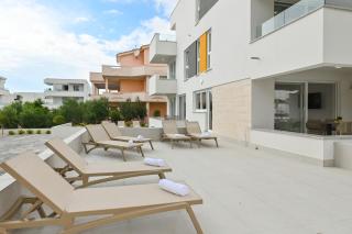 Apartments Break with pool - Novalja - 1