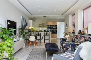 Stylish Interiors Garden Parking 3BRB Flat - London - 1