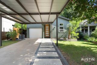 Hot Tub Hideaway an Incredible Hangout plus Amenities - Austin - 1