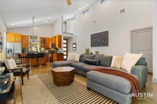 Hot Tub Hideaway an Incredible Hangout plus Amenities - Austin - 7