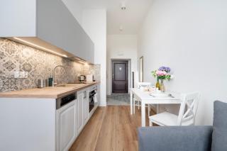 Jaracza Apt - Parking, Piotrowska Street Nearby - by Rentujemy - 6