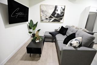 Elegant Escape with King Bed, Long Stays, WEM, Disney - Edmonton - 6