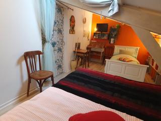 Chambre mansardée chez Mireille et Bernard - Saint-Laurent - 8