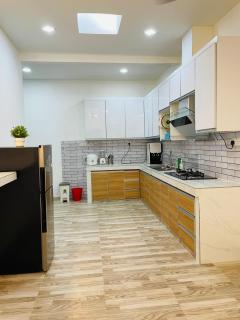 Nazirin Homestay No 27 Tmn Desa Manjung Lumut - Lumut - 5