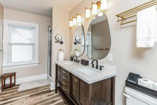 Beautifully designed two-story property - Pittsburgh - 2