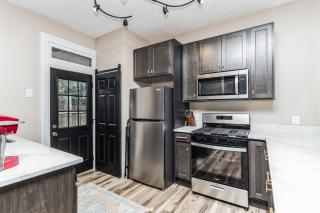 Beautifully designed two-story property - 7