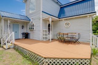 Large Colonial 20 Min from Beach - 5