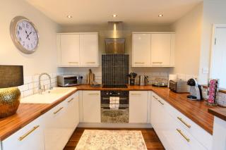 Stunning Liverpool City Location with River View and parking space included - 8