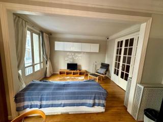 Appartement de 2 chambres au cœur de Paris - 8