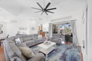 Waterfront home on key lot with pool and sundeck - 8