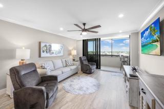 Rare 6th floor unit with amazing views of Clam Bay - 8