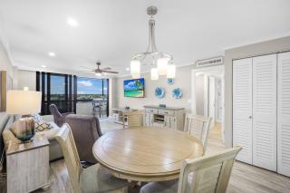 Rare 6th floor unit with amazing views of Clam Bay - 4
