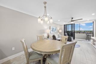 Rare 6th floor unit with amazing views of Clam Bay - 5