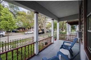 Expansive Charm in Every Corner 7 bedroom - Cleveland - 9