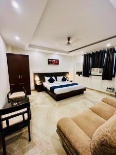 Hotel The Paradise In - Near Karol Bagh Metro Station - New Delhi - 5