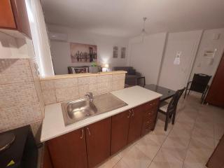 Eleni's Apartments Igoumenitsa - Γκαρσονιέρα ισoγείου επιπλωμένη, εξοπλισμένη - Igoumenitsa - 1