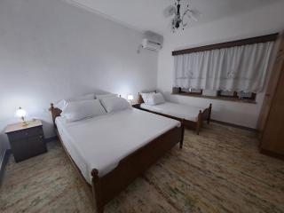 The Stone Arch Inn - Gjirokastër - 4