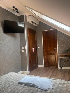 Benny & Bella Guest House City - Oradea - 8