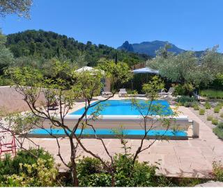 Freundliches Haus mit Pool und großem Garten - 8