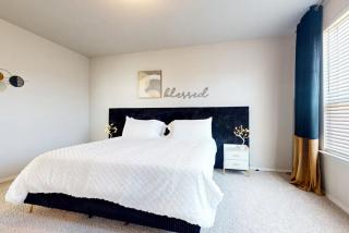 Modern & Stylish Retreat Near Downtown- New Home - Austin - 1