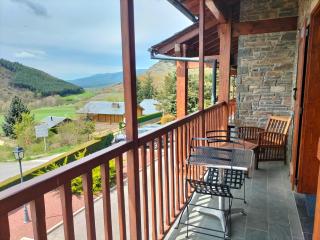 Chalet individuel avec vues dans résidence privée - Estavar - 9