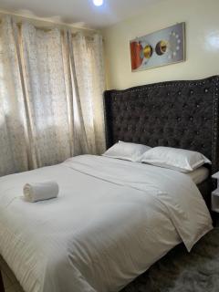 Cozy queen homes - 0