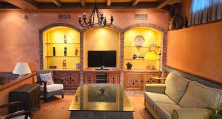 VILLA CASTELLA Acogedora casa para familias con piscina y jardín cerca del mar - 2