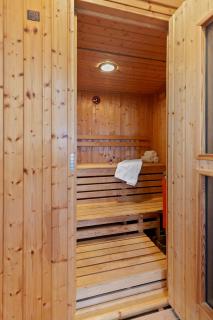 5 Star Gorgeous Cliffside Chalet with Panoramic Views - Tannersville - 3